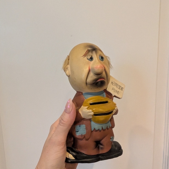 Whimsical Retirement Fund Figurine - Brown and Black - Picture 2 of 10